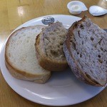 神戸屋レストラン - いちじくとクルミのパンはいつも美味しい。米粉パンのフワフワも最高