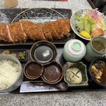 とんかつ 馬の背 - ロースカツ定食