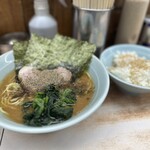 横浜ラーメン 武蔵家  - 