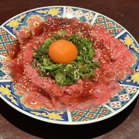 焼肉 にくだらけ - 田村牛の炙りユッケ