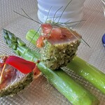 プロヴァンスの日曜日 - お昼のフルコース(\4,800) 季節のお任せオードブル：高知産鰹の香草パン粉焼き・中山のアスパラ