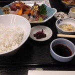 お食事処 多七 - 刺身定食。