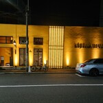 ペルー料理 bepocah - ライトアップしたお店がカッコ良すぎ