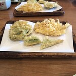 天ぷら 佐久間 - 大葉にエビのすり身、コーン、オクラ