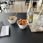 Fiat Caffè 500 - 料理写真:ジン・トニック「お好みのジンは何ですか？」と訊かれ「Tanqueray」と答える。