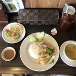 DOI KHAM Thai Restaurant - カオマンガイセット