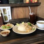 DOI KHAM Thai Restaurant - カオマンガイセット