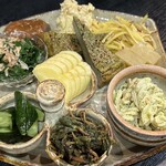 野菜居酒屋 いたぎ家 - いたぎ家名物　おまかせ10種盛り合わせ