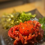 牛の助 肉之進 タンジロウ - 和牛ユッケ　¥1518