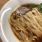 めん処 きよ洲 - 佐助豚の脂が浮かぶ醤油スープ！