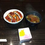 やっちろ - 今日は土曜の丑の日　小うなどんと赤出汁