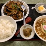百番 - A定食（麻婆茄子+半ラーメン）¥1,000-（税込）