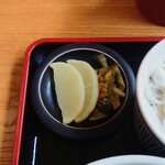 やぶ善 - 箸休めのお漬物二種盛り。