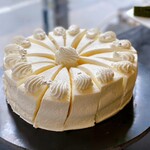 喫茶レトロタイム - 桃のショートケーキ＠クレームレジェールと桃をサンド