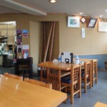 やぶ善 - 店内中央の席。