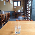 やぶ善 - 右が玄関。