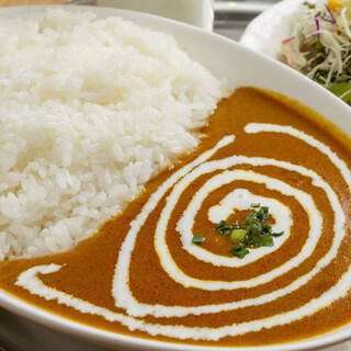本格インド料理を満喫！食べ飲み放題4,000円のお得コース