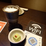 三陸鮮魚と炭焼牛たん かっこ - ビールとお通し