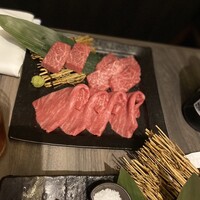 近江うし焼肉 にくTATSU 日本橋室町店 - 