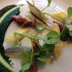 前菜（香川のホワイトアスパラとホタルイカ、サヨリのマリネ　ホウレンソウのソース）