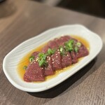 黒毛和牛焼肉 白か黒 - 