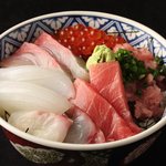 天○ - ランチ人気の【魚河岸丼】　　　　　　　　　　　　　天ぷらとのセットもございます