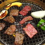 Daimon Yakiniku Resutoran - 網は頻繁に変えてくれます。 (2014/4)