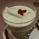 大門焼肉レストラン - 杏仁豆腐：290円 (2014/4)