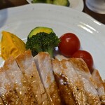 キッチン ブルー グローブ - 備え付け野菜のアップ