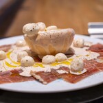 2024.7 桃と生ハムのカプレーゼ（1,750円）