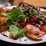 わいん食堂 Chez とし - 2024.7 合鴨カツのサラダ仕立て（2,100円）