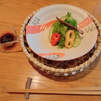 やさい家めい 表参道ヒルズ店 - ドレッシングはビーツ