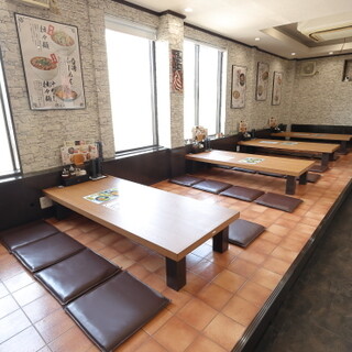 お一人様から団体様まで◎清潔で広々とした店内は70席をご用意