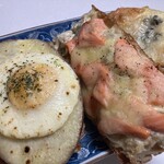 ベーカリー ペコ - 料理写真:値段以上の味の濃さ、ズッシリ満足！