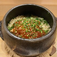 炭火割烹 麻布龍土町 - 鮭といくらの土鍋ご飯　4800円