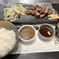 神戸牛 鉄板焼 リオ - 今回は230gで注文