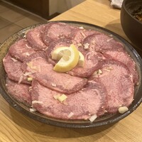 ホルモン焼肉 富や 栄店 - 