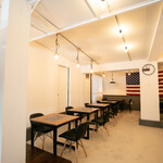 BURGER'S TIME IMUA - ２名様〜６名様まで対応可能なテーブル席