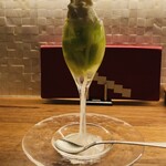 麹町ビストロ 階段の途中 - メロングラススイーツ