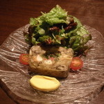 前菜　旬のキノコと魚介のテリーヌ