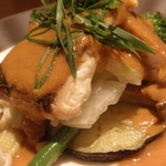 ル・レガル・トワ - 真鯛のソテー；アップ；裏側から見ても野菜がいっぱい