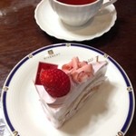 パティスリー タダシ ヤナギ 八雲店 - 桜のショートケーキ