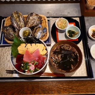 キッチン トット - 料理写真:●特上蒸し牡蠣定食　1,350円
（シングルシード牡蠣、絶品ミニ鉄火丼付き）

●ご飯大盛り　＋50円

を注文してみた