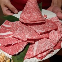 しゃぶ輝 黒毛和牛しゃぶしゃぶ・すき焼き専門店 新橋店 - 松阪牛、近江牛、神戸牛盛り合わせ