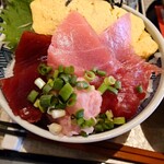 キッチン トット - 赤身とこれは、中トロ相当なのかな❔
      ネギトロと中トロ❔は脂のりも良くて
      ミナミマグロの旨味（甘み）を感じて美味しいよねえ❗️