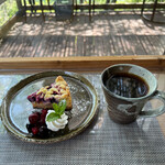 ちもしい・ぐらす - 本日のケーキとホットコーヒー