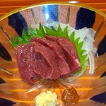 赤坂 剱持 - 生の馬刺し