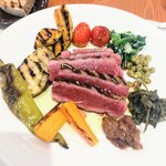TAVERNAMANO - 季節の前菜8種、メインの牛グリル
                                