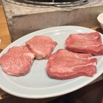 炭火焼肉ホルモンさわいし - 