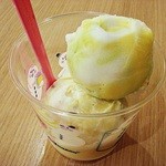 サーティワンアイスクリーム - ﾌﾙｰﾃｨｰｼﾞｭｿﾙﾍﾞ＆ﾊﾞﾅﾅｺｺﾅｯﾂ　430円　（＾ω＾）